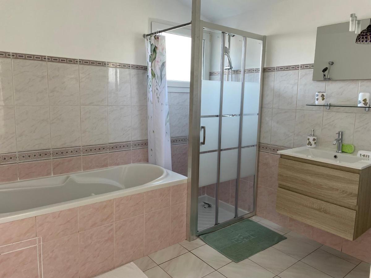 Gites Le Rucher De Kerillis Plouguiel Ngoại thất bức ảnh